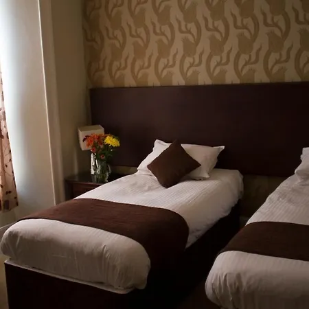 The Grove 3*
