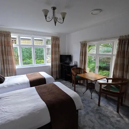 The Grove 3*